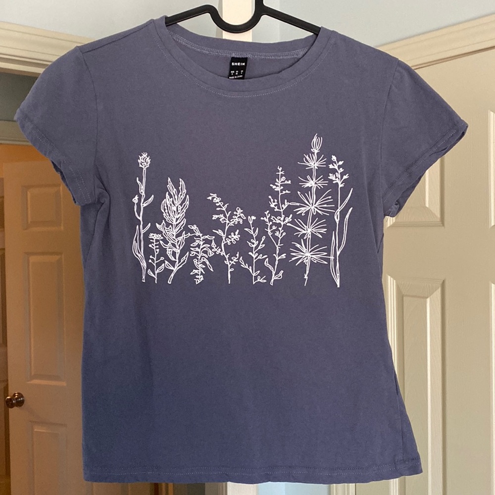 Women’s size Small T shirt blue/gray color